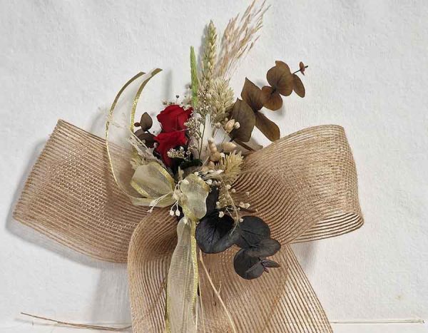 Lazo con Rosas y Flores Preservadas Coche