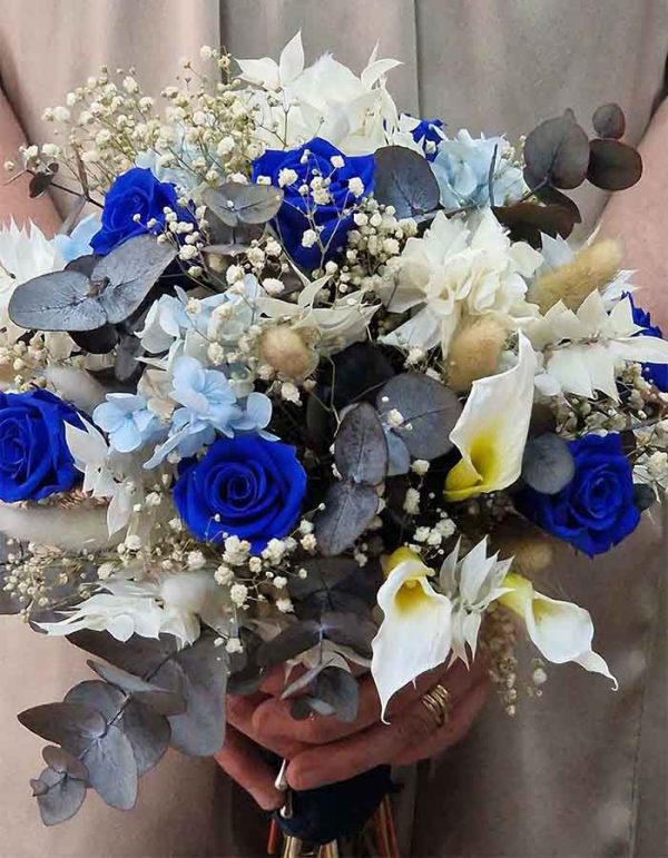 Ramo de Rosas Azules y Calas - Imagen 3