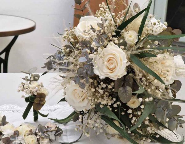 18 Rosas Ramo de Novia Anna
